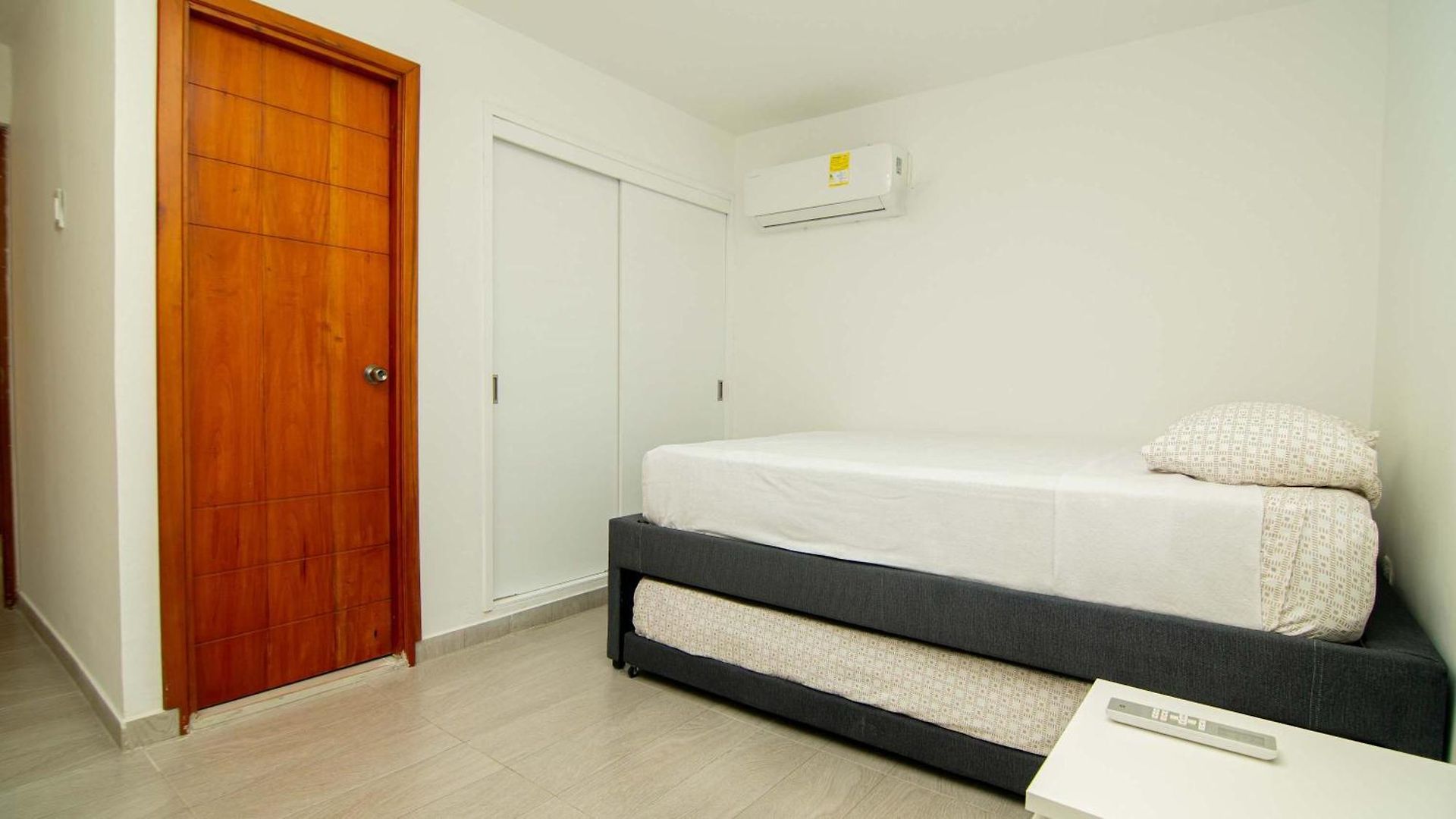Spacious 3br In Castillo Grande *