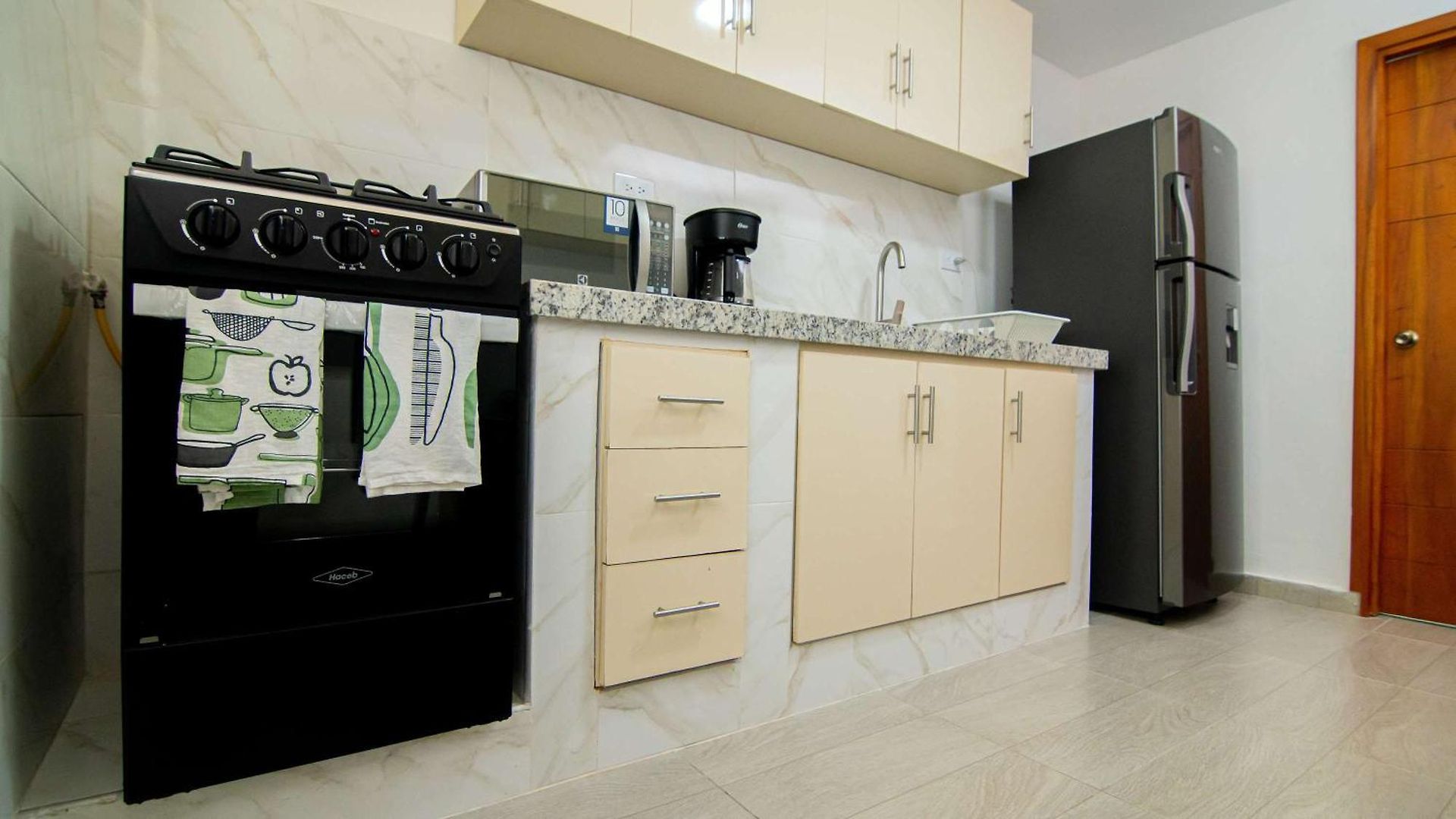 Spacious 3br In Castillo Grande